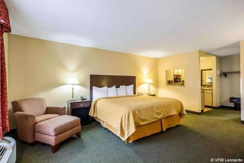 فندق Quality Inn & Conference Center