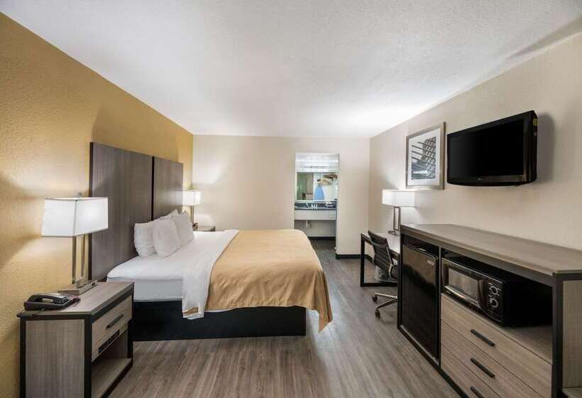 Отель Quality Inn