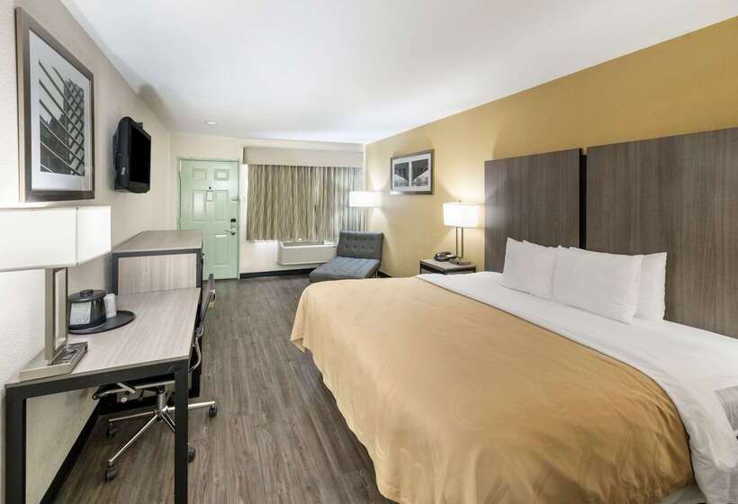 Отель Quality Inn