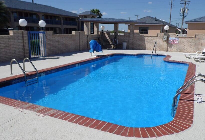 Отель Quality Inn