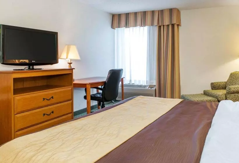 فندق Quality Inn & Suites Near Amish Country