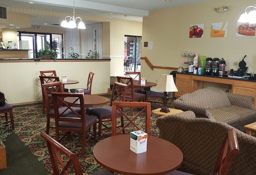 酒店 Quality Inn & Suites Near Amish Country