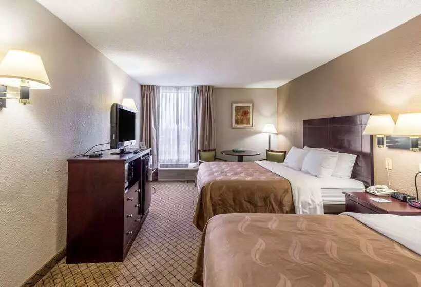 호텔 Quality Inn