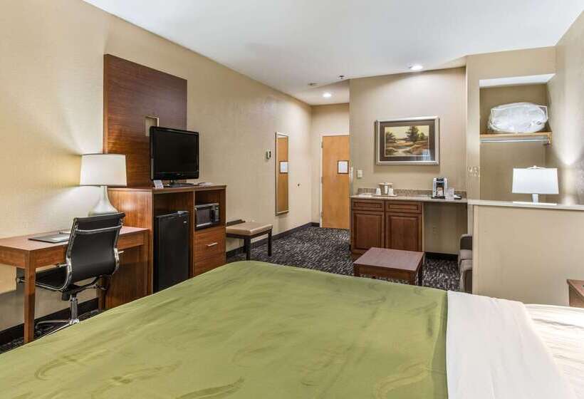 فندق Quality Inn & Suites Hendersonville Flat Rock
