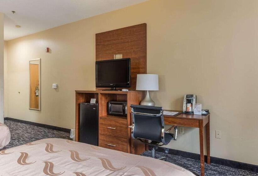 فندق Quality Inn & Suites Hendersonville Flat Rock