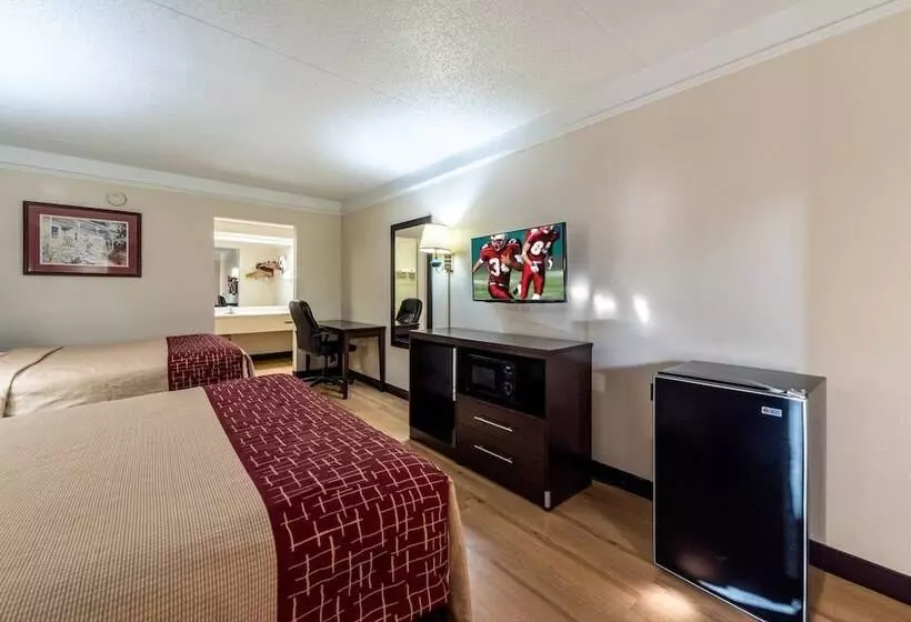 בית מלון כפרי Red Roof Inn & Suites Clinton, Tn