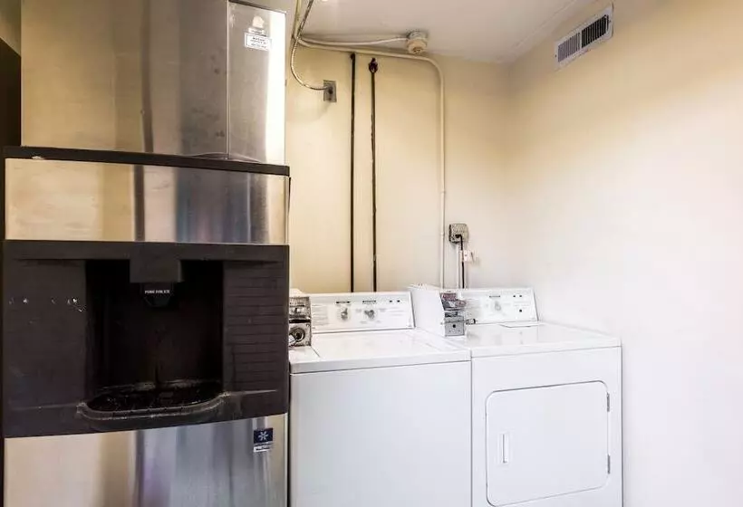 בית מלון כפרי Red Roof Inn & Suites Clinton, Tn