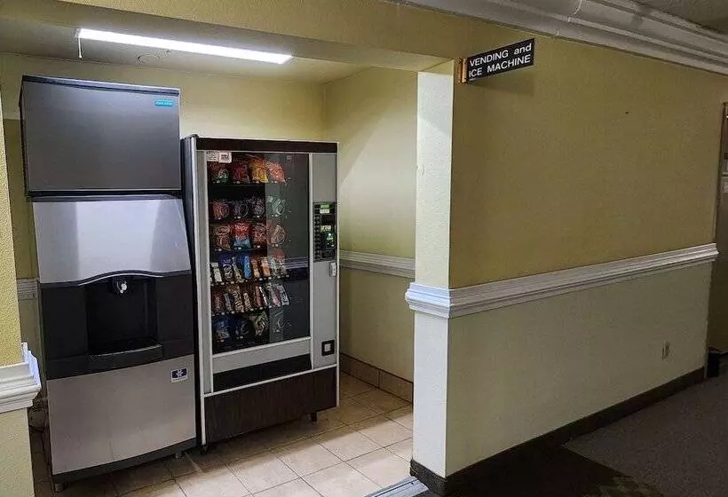 호텔 Super 8 By Wyndham Temple I35