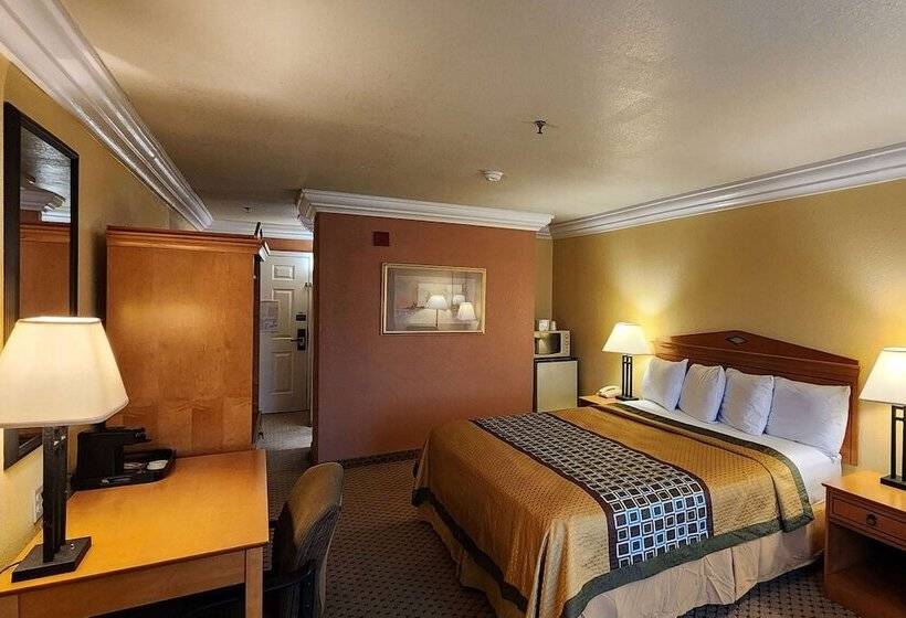 Отель Super 8 By Wyndham Temple I35