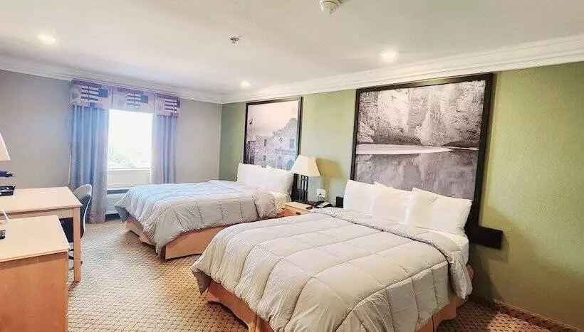 호텔 Super 8 By Wyndham Temple I35