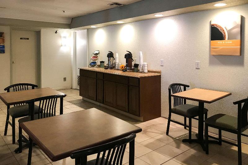 Отель Super 8 By Wyndham Temple I35