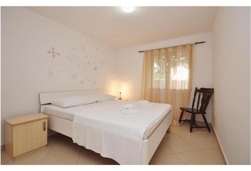 Amazing Apartment In Vodice With Kitchen