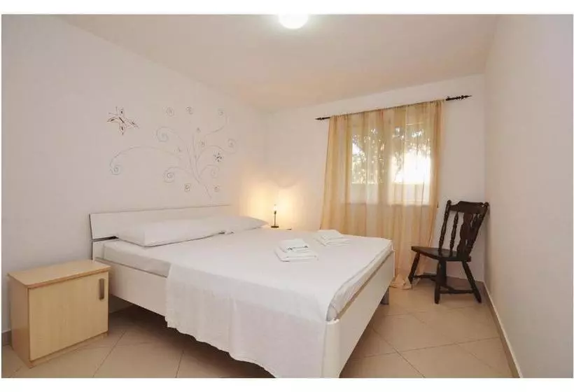 Amazing Apartment In Vodice With Kitchen