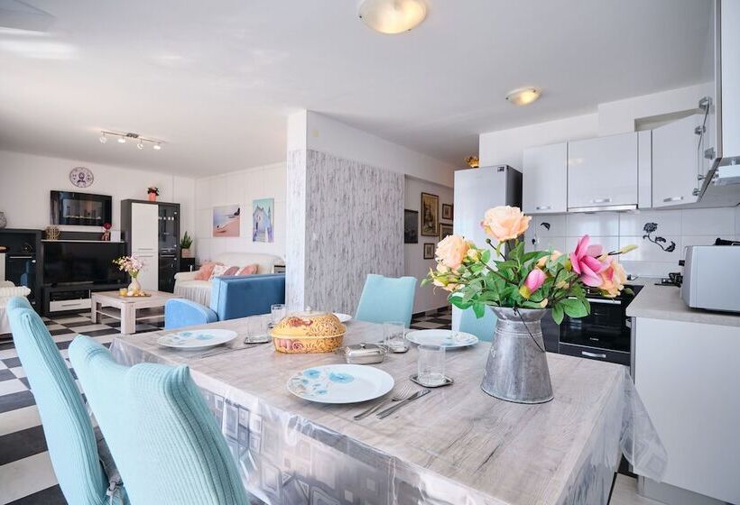 Seaview Apartment Kia By Litto