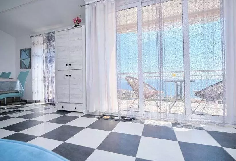 Seaview Apartment Kia By Litto