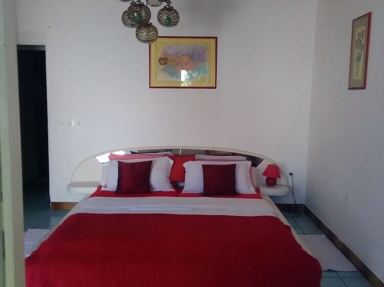 Huge Terrace With Sea View Of The Bay