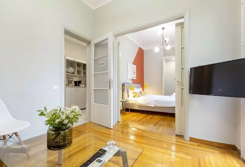 Kavalloti Place