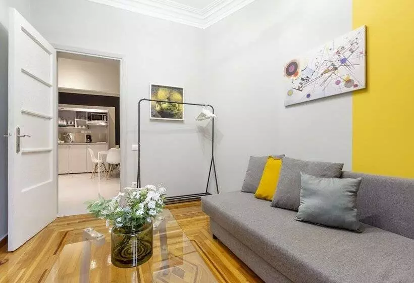 Kavalloti Place