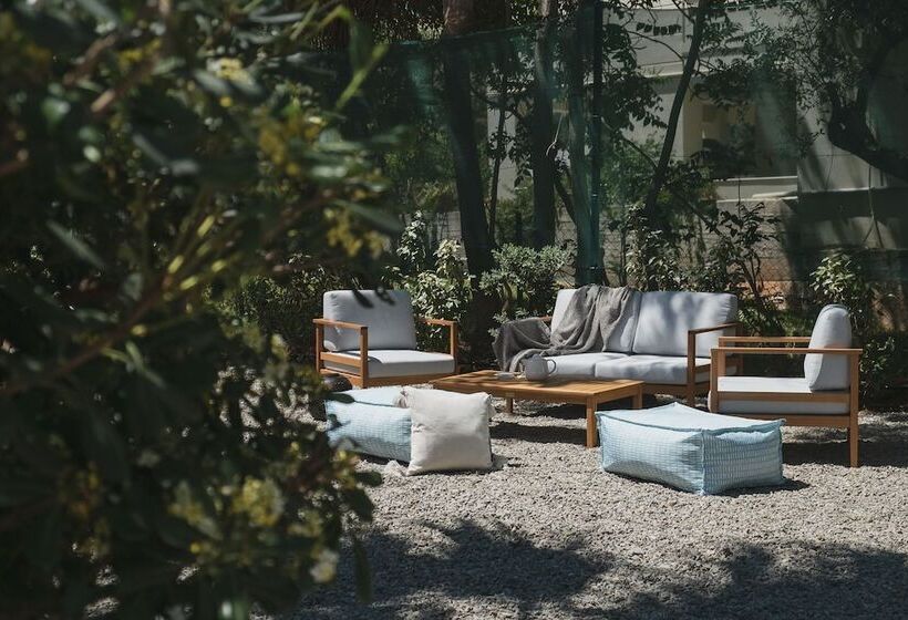 Mid Century Modern Villa Vintage Charm