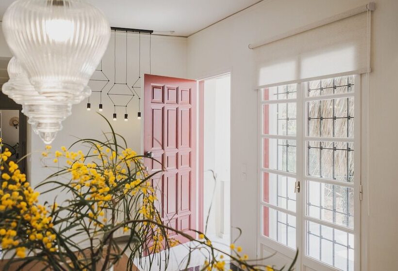 Mid Century Modern Villa Vintage Charm