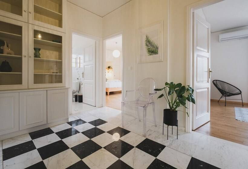 Mid Century Modern Villa Vintage Charm