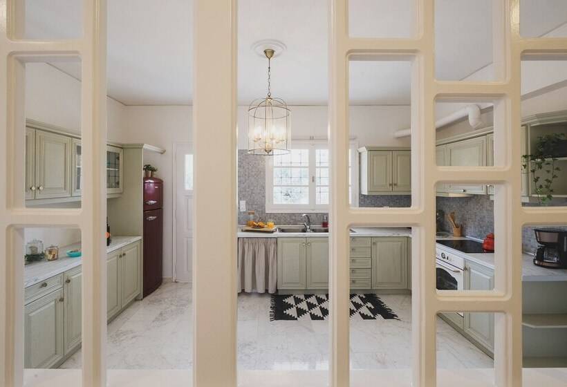 Mid Century Modern Villa Vintage Charm