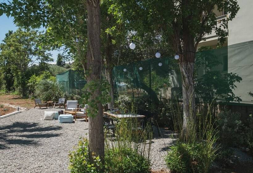 Mid Century Modern Villa Vintage Charm