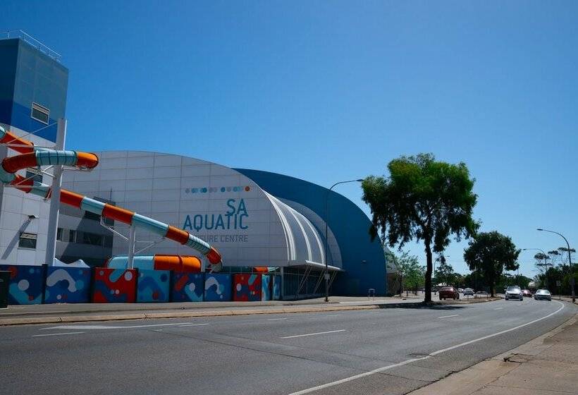 پانسیون European Style House In The Garden Of Eden