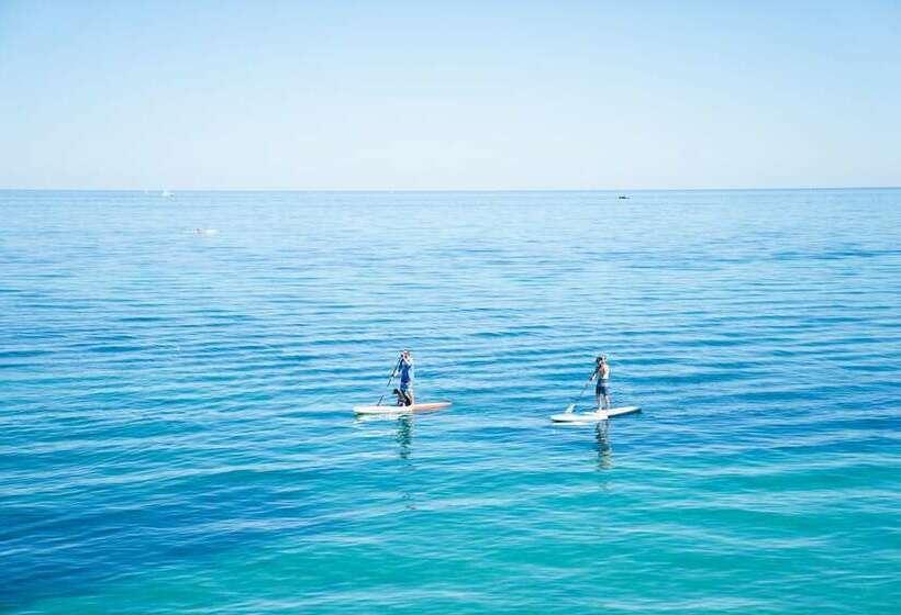 پانسیون European Style House In The Garden Of Eden