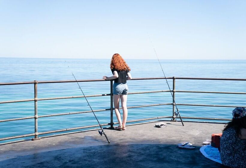 پانسیون European Style House In The Garden Of Eden