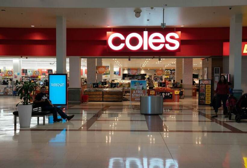 پانسیون European Style House In The Garden Of Eden