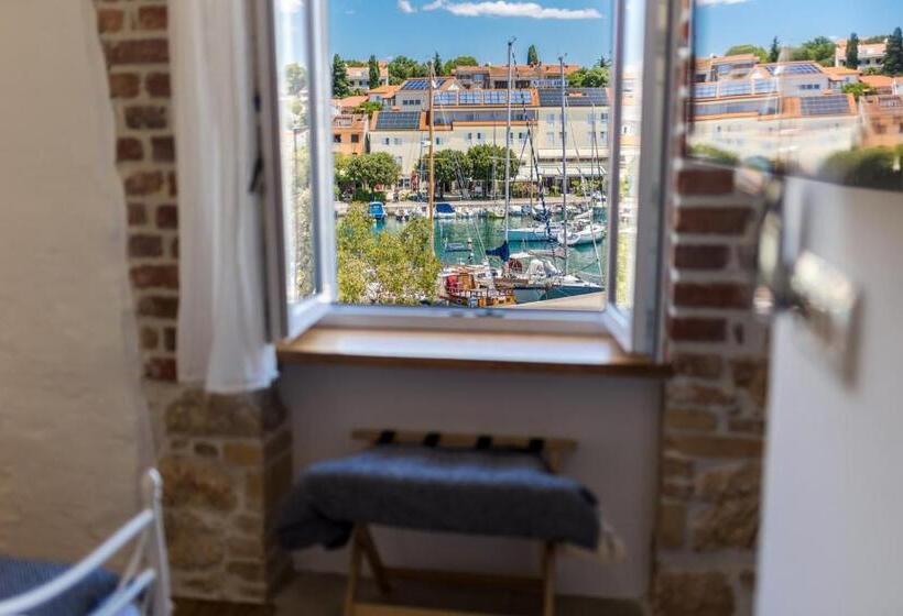 بنسيون The House