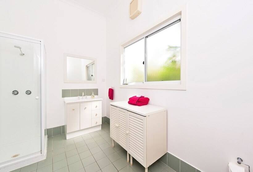 Shoal Bay Riggers 7 Rigney St, Shoal Bay