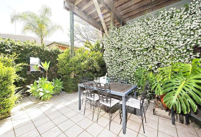 Shoal Bay Riggers 7 Rigney St, Shoal Bay