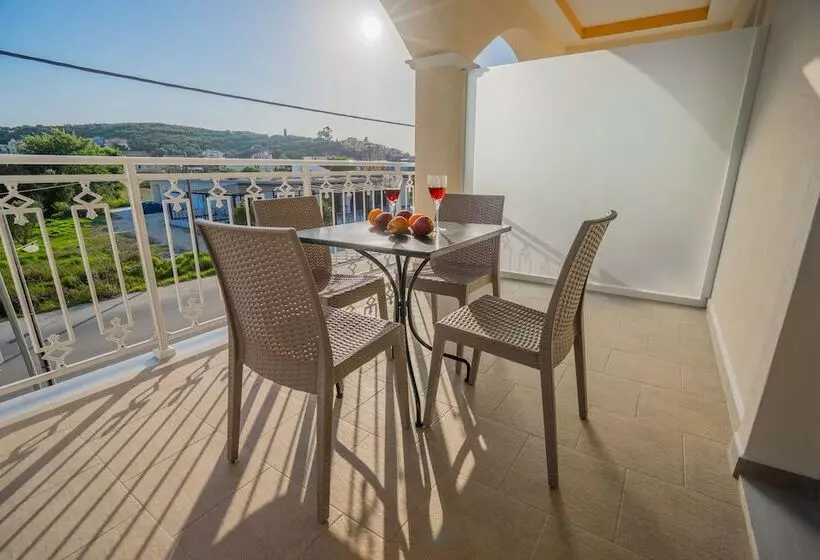 Katsaros Deluxe Apartments Ii