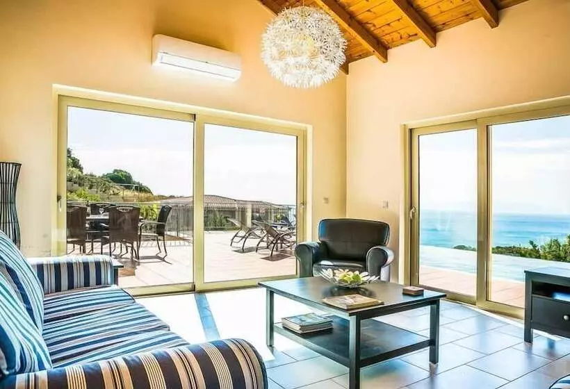 Villa Louloudia