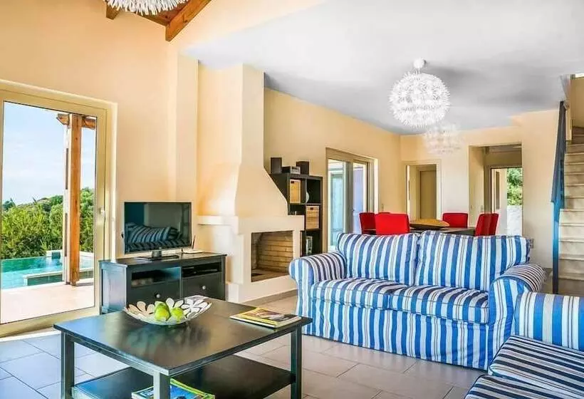 Villa Louloudia