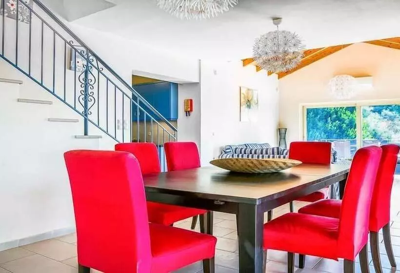 Villa Louloudia