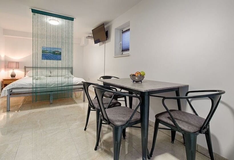 Cezar Luxury Apartment