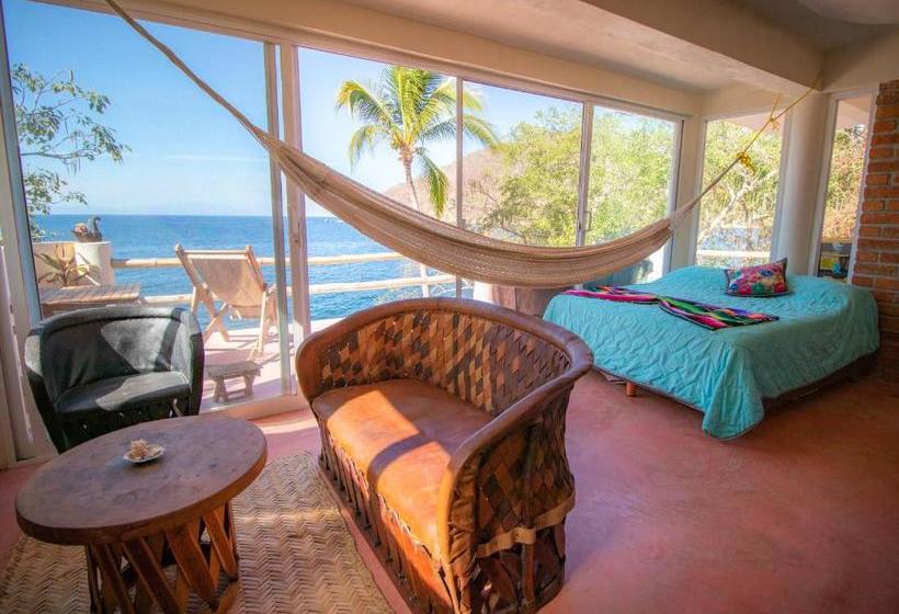 Отель Pura Vida Wellness Retreat