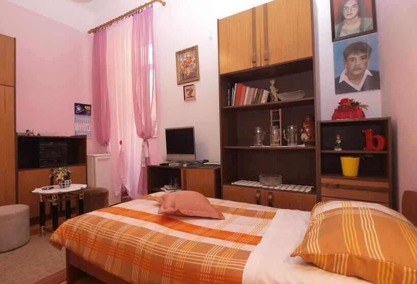 פנסיון Room 1646