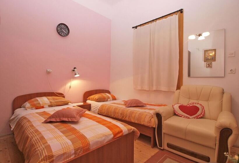 פנסיון Room 1646