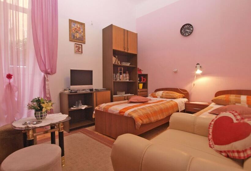 פנסיון Room 1646