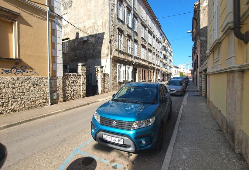 פנסיון Room 1646