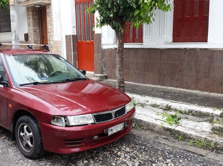 Private House Near Port Of Piraeus