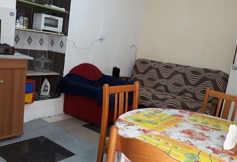 Private House Near Port Of Piraeus