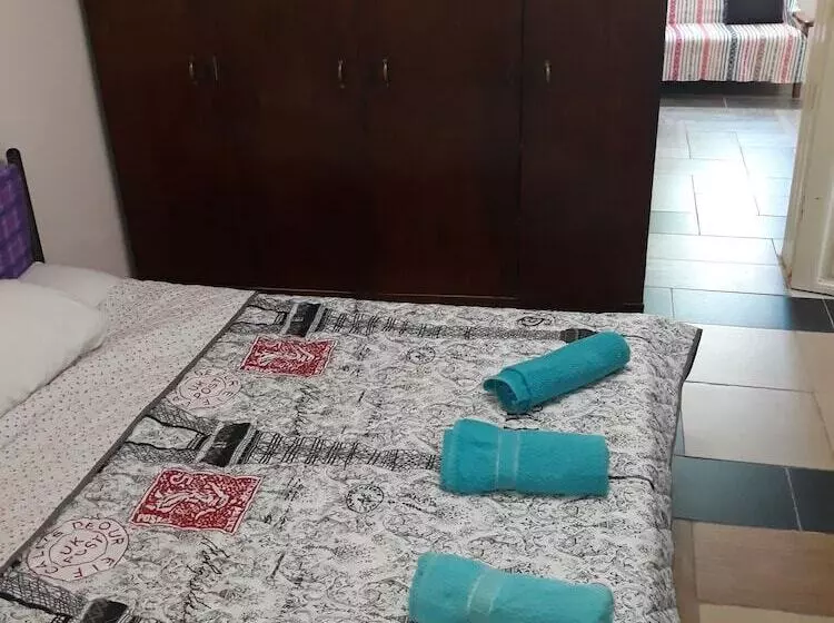 Private House Near Port Of Piraeus