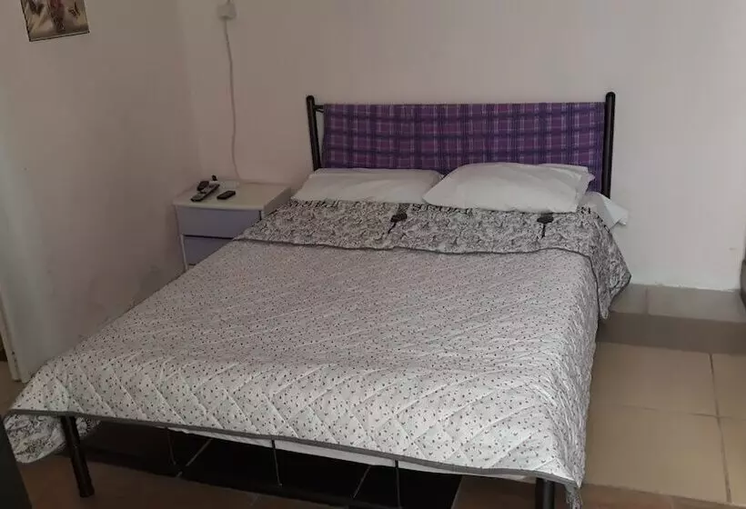 Private House Near Port Of Piraeus