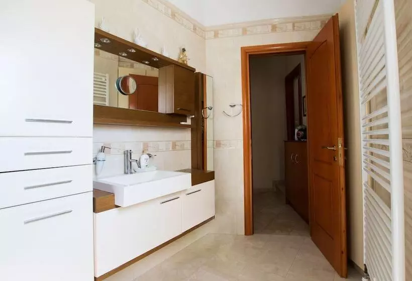 2floor Apartment