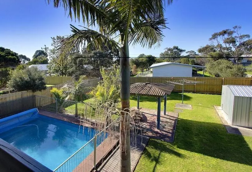 47 Anderson With Pool In Cowes